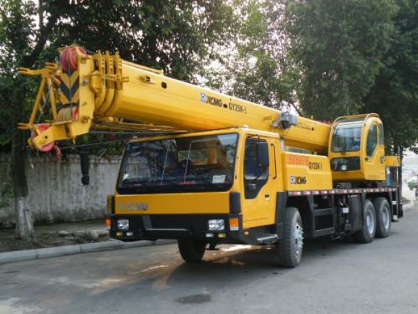 监利县吊车出租_汽车吊新闻-小型吊车怎么避免翻车